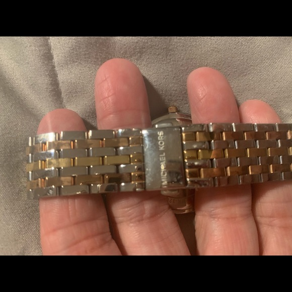 Authentic Michael Kors Darci Women’s Watch - Picture 3 of 8